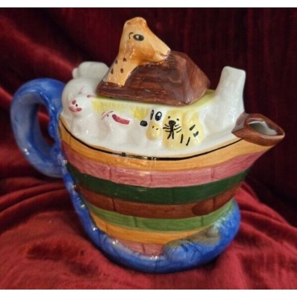 Noah's Ark Teapot New World Specialties Ceramic Animals Decorative Pot-Vintage - Picture 2 of 6